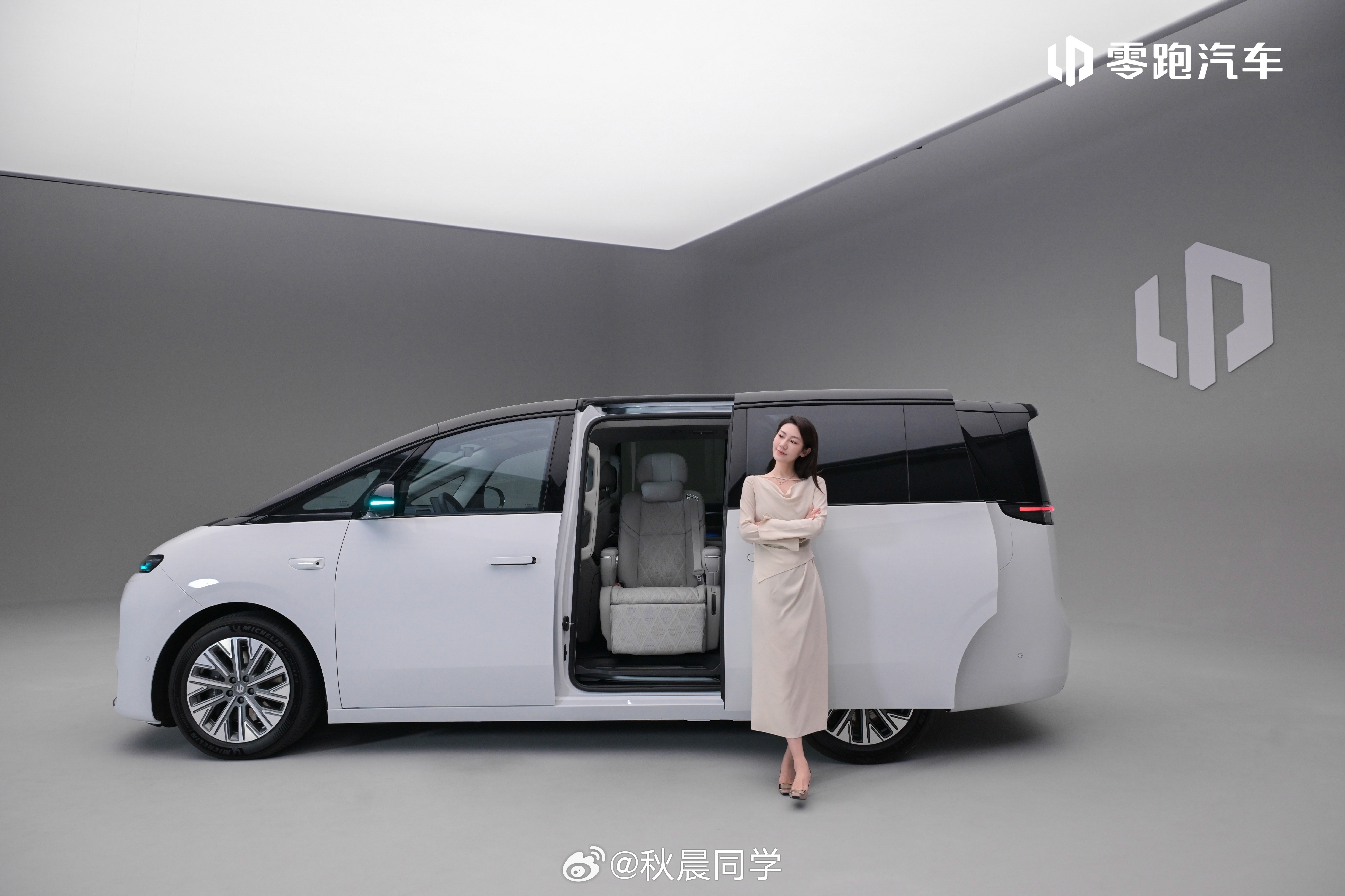 前两天拍了零跑D99这车属于真·百变空间，能玩的座椅花样全都有一会儿视频细聊零跑