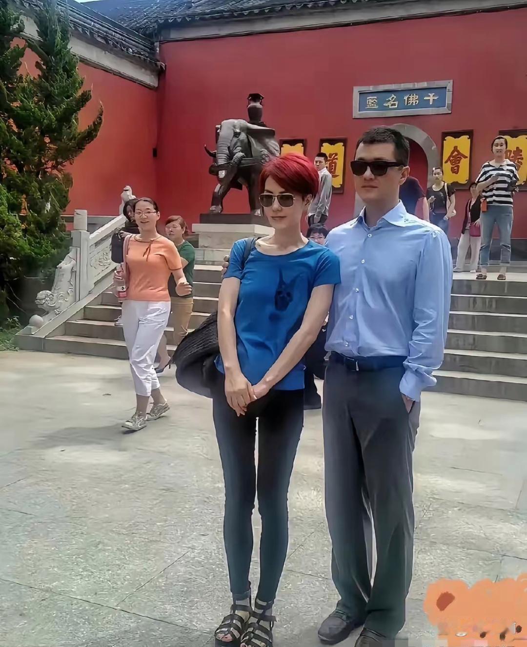 当年​​王菲和李亚⁠‏‌鹏的同框照⁠﻿‏，真的‎很般配！照片﻿﻿‏里两‍人都‌‌