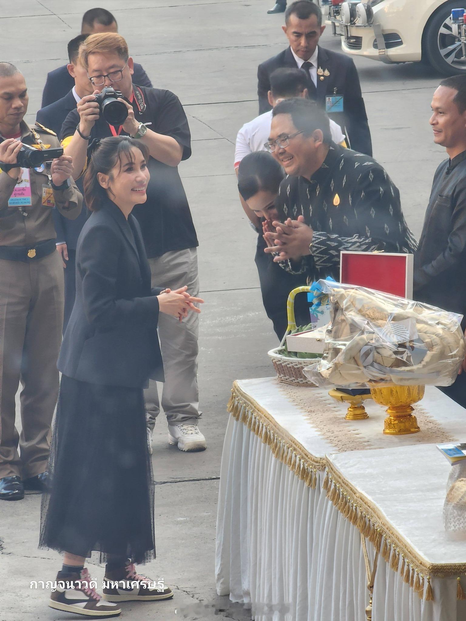 王室王室泰国王室诗妮妠 诗妮妠其他一些零散活动，照片大多是粉丝拍的。 