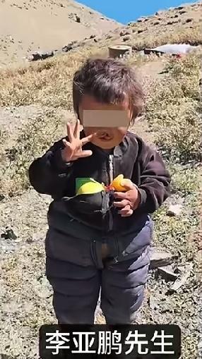 李亚鹏又一次被网友夸了！
他从以前的“鹏哥”现在升级成为“李亚鹏先生”了，其实我