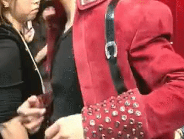 易烊千玺 持续感受 胸肌🐻能量 
