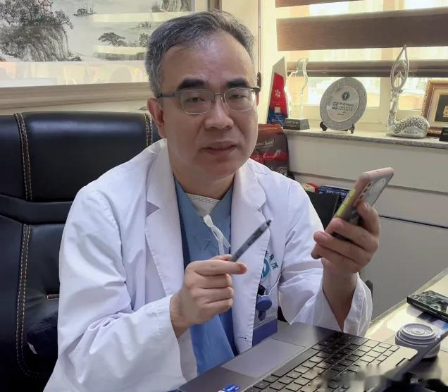 技术不行吗？都说是肿瘤还不做手术。其实很多人对外科医生都有误解，认为有“嗜刀”的