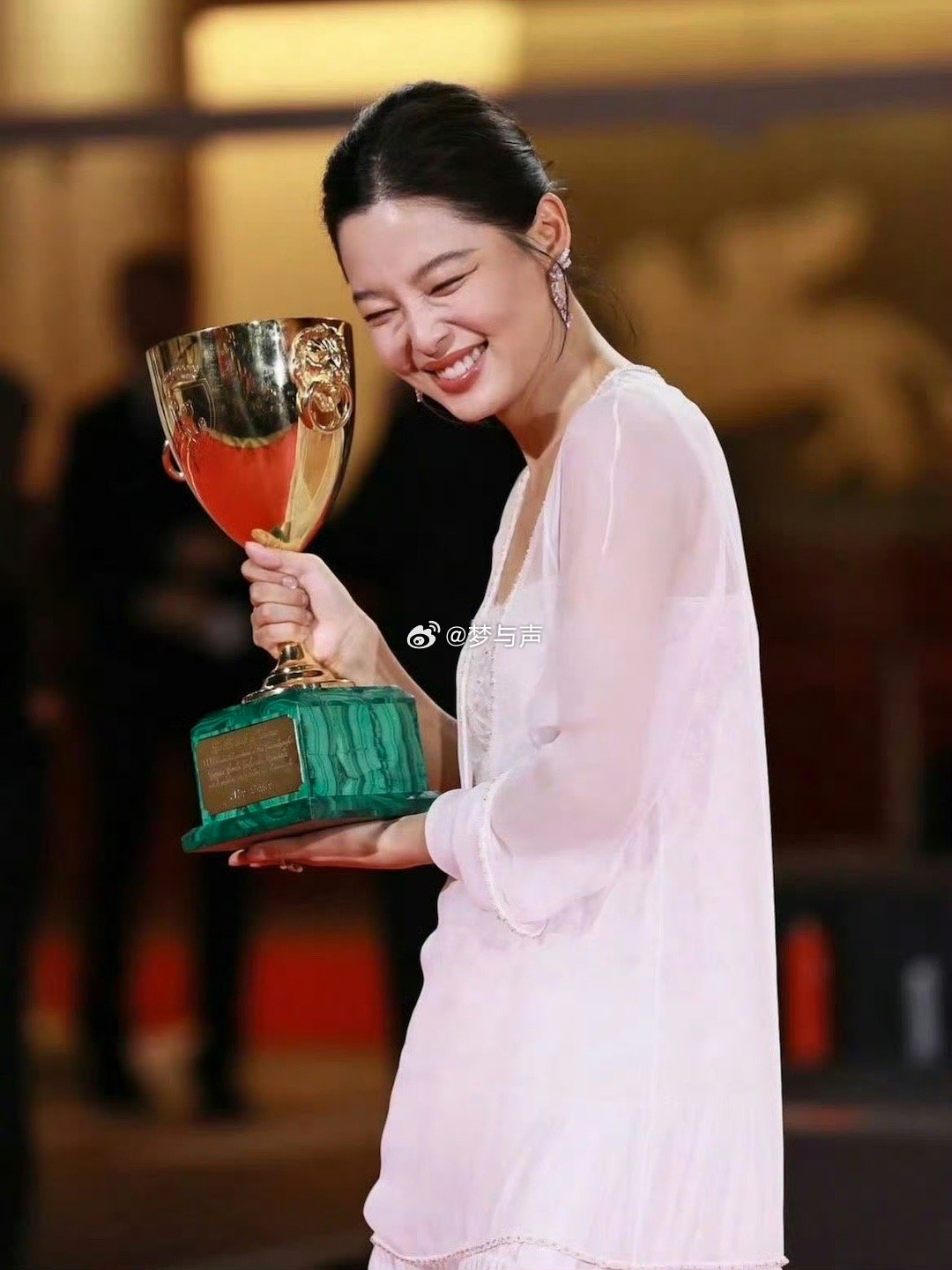 张小斐包了10场辛芷蕾电影 女演员的友谊太好嗑！张小斐包10场支持辛芷蕾新片，用