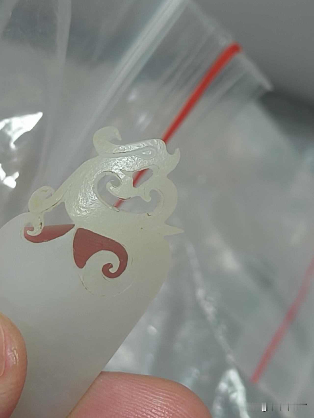 很多散户把股价下跌看成洪水猛兽，本身就说明这些人是井底之蛙。
但凡给自己装上翅膀