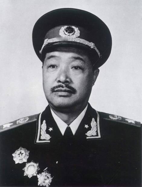 1952年，贺龙点名向彭德怀索要一位爱将，彭总犹豫后，还是答应了
共和国十大开国