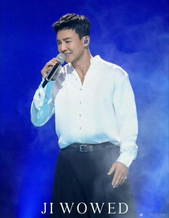 刘畊宏大 Vocal披荆斩棘直播印象里一直是跳操教练，这次舞台一开嗓，直接解锁大