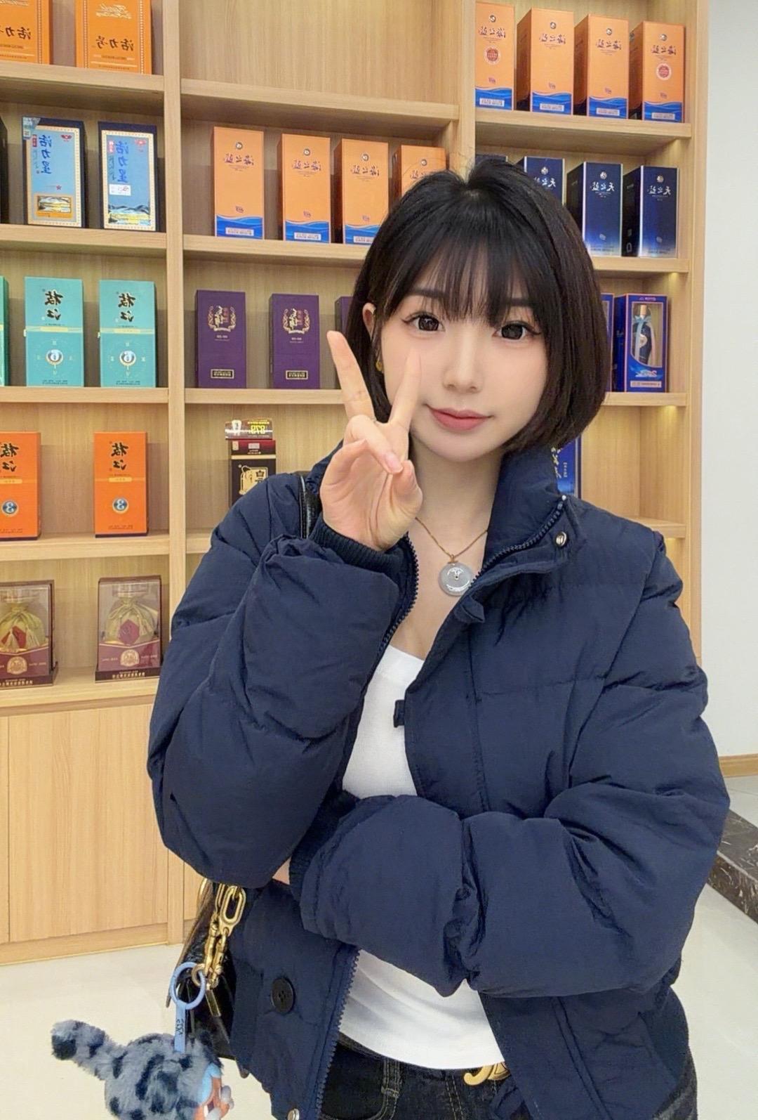 女人拜金 其实跟男人没关系 因为她们只是拜金井不是打劫 如果男人不喜欢...