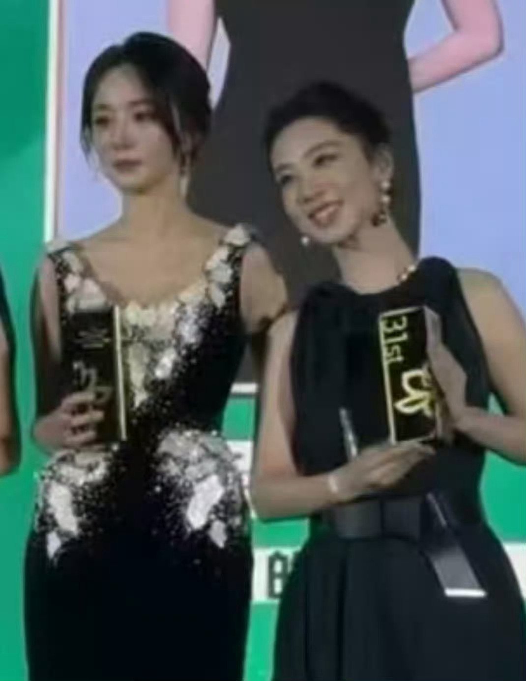 杨幂应该也提前知道了点什么 