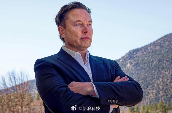 【SpaceX完成史上最大IPO：马斯克成首位万亿富翁】马斯克旗下SpaceX正