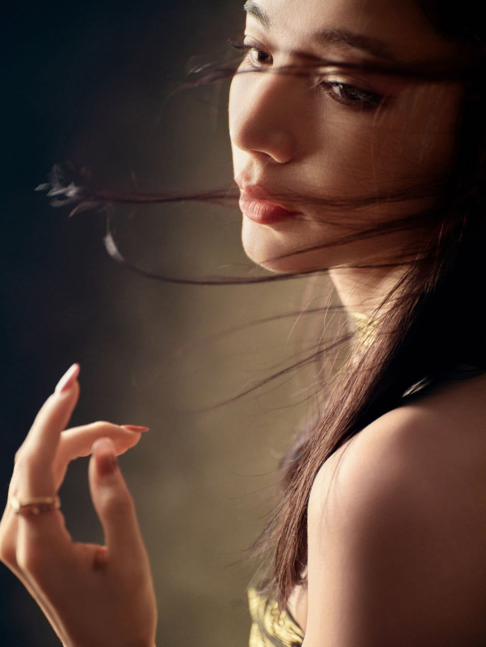代斯浪姐造型好美代斯薄薄一片 代斯浪姐造型好美，完全拥有了自己独一无二的气质啊，