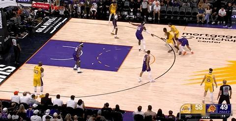 太阳又暂停了 湖人打出11-0高潮太阳下半场还没得分！湖人vs太阳