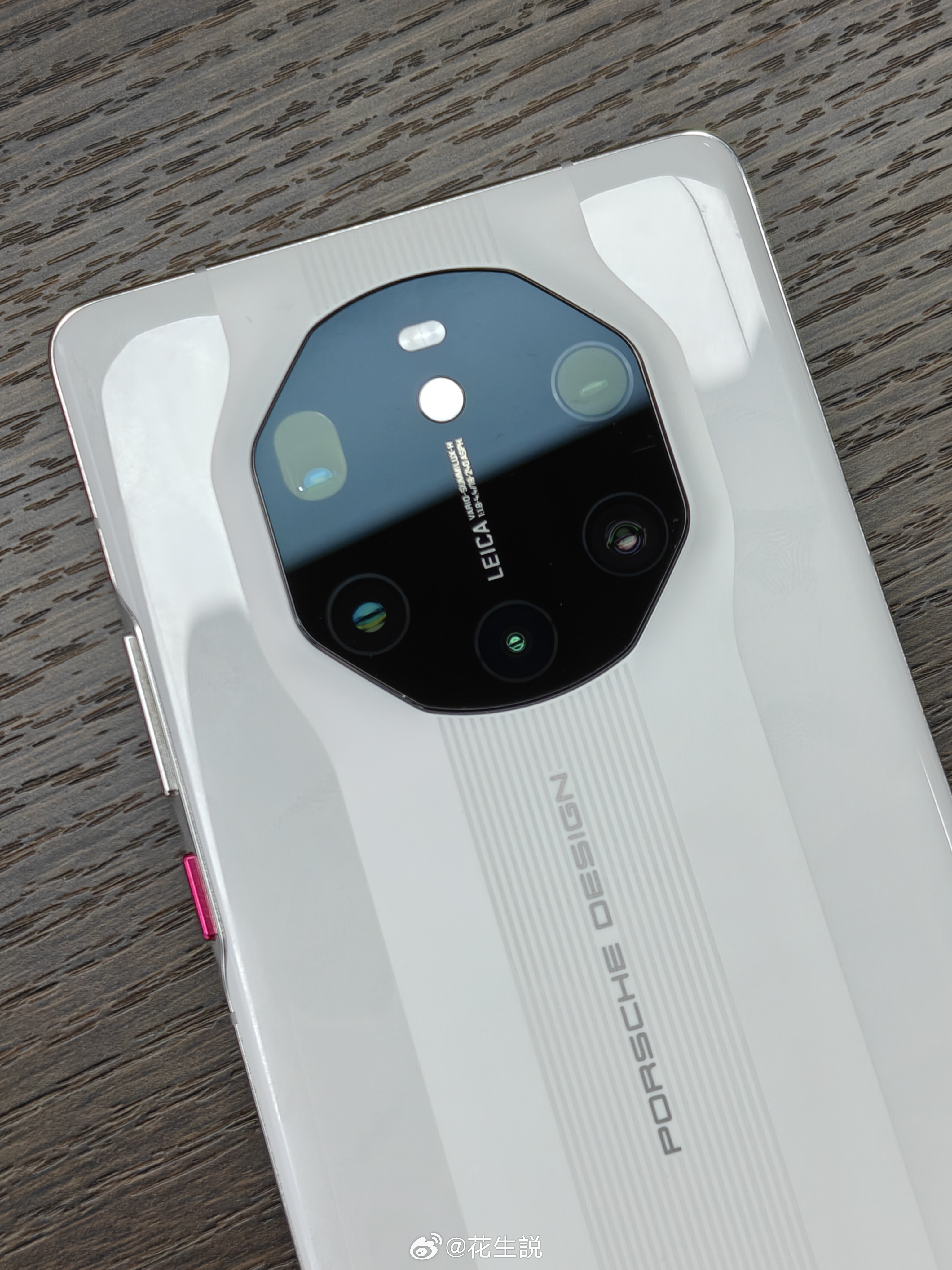 还有人记得Mate 40保时捷设计上独有的测温功能吗体温和物体的温度都能测量，虽