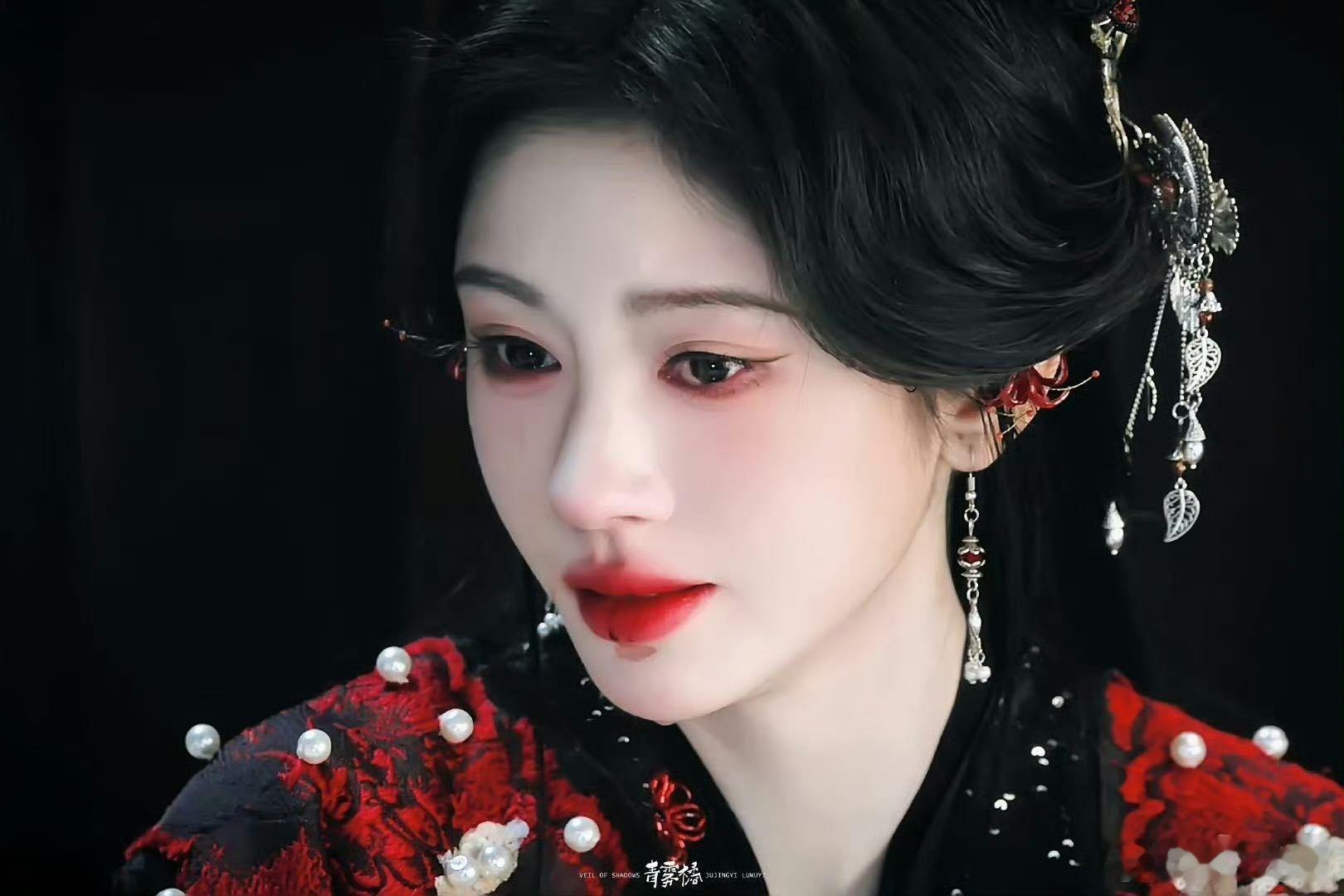 鞠婧祎演技 从灵动娇俏到破碎坚韧，她把角色前后反差拿捏得恰到好处，原声台词共情力