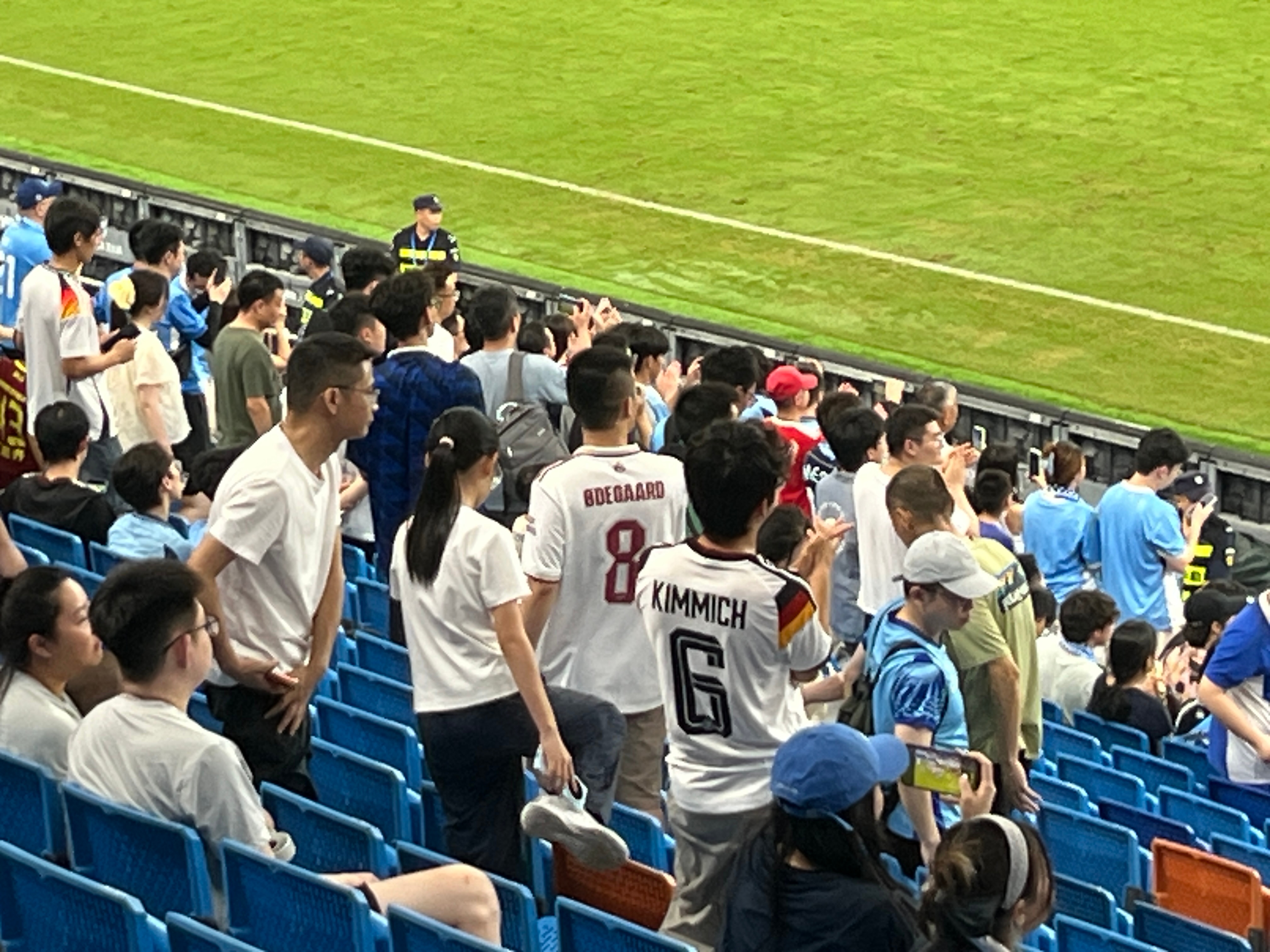 队长、哈子，别以为我没发现你们 深圳·深圳市体育中心