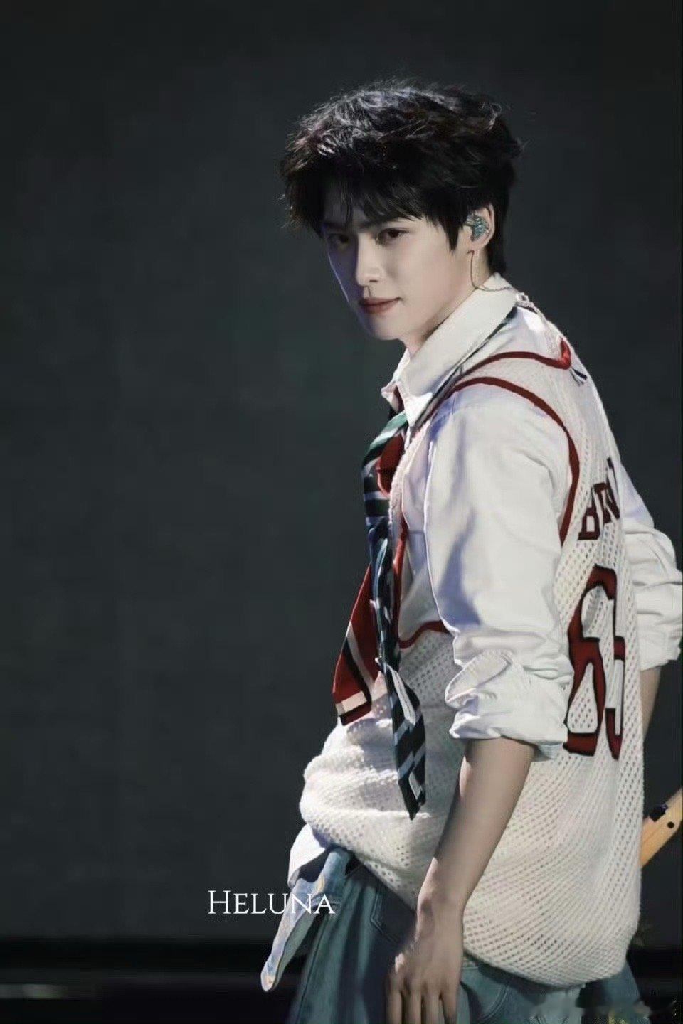 不得不说 这三个人穿同一件衣服 每个人都有自己的感觉 你最爱谁王一博范丞丞梓渝撞