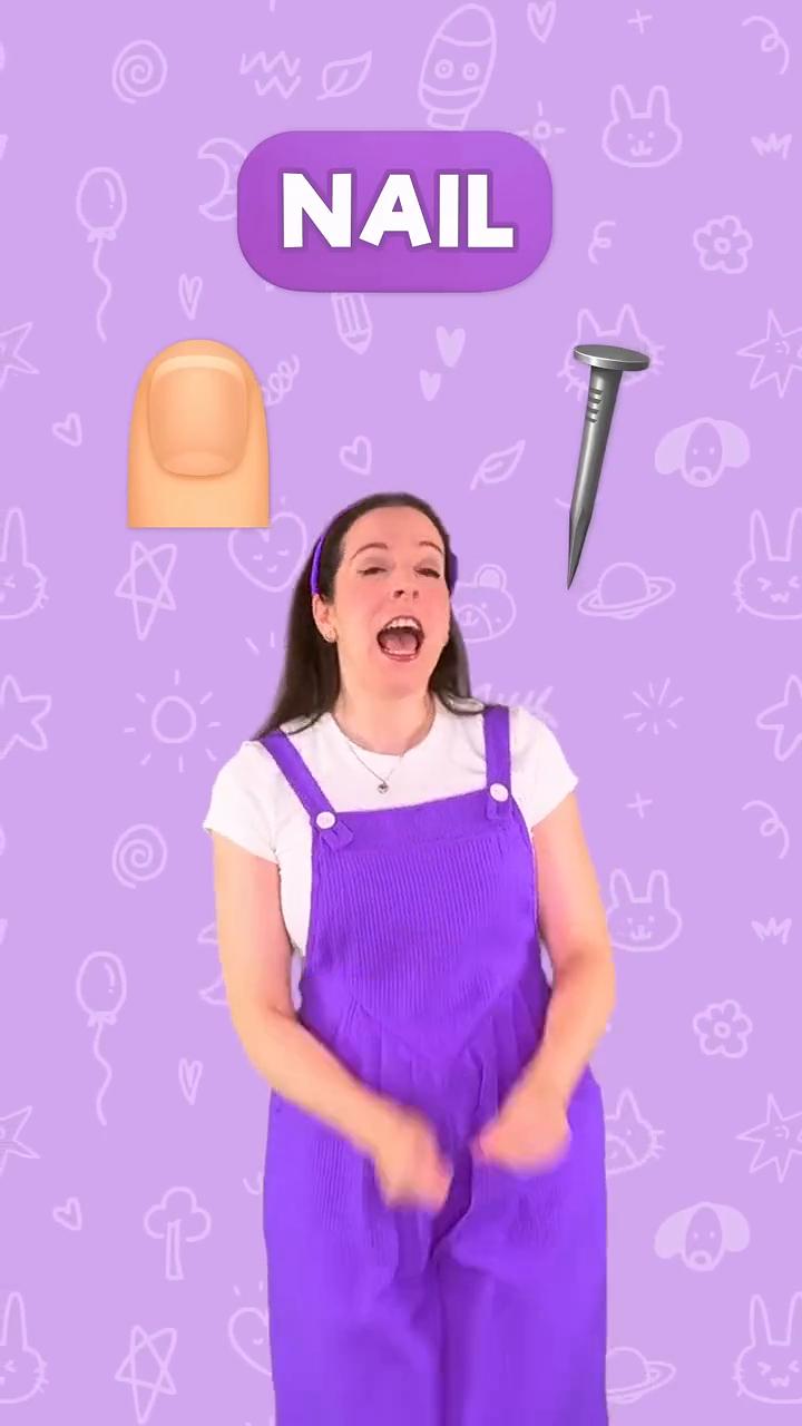 a bow，a bow，a bat，a bat，a mouse，a mouse，