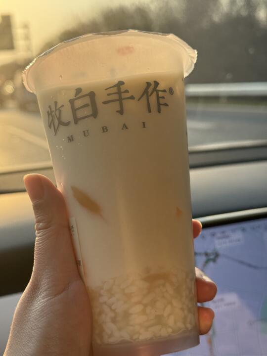 手剥米酿龙眼椰，工作日的小确幸