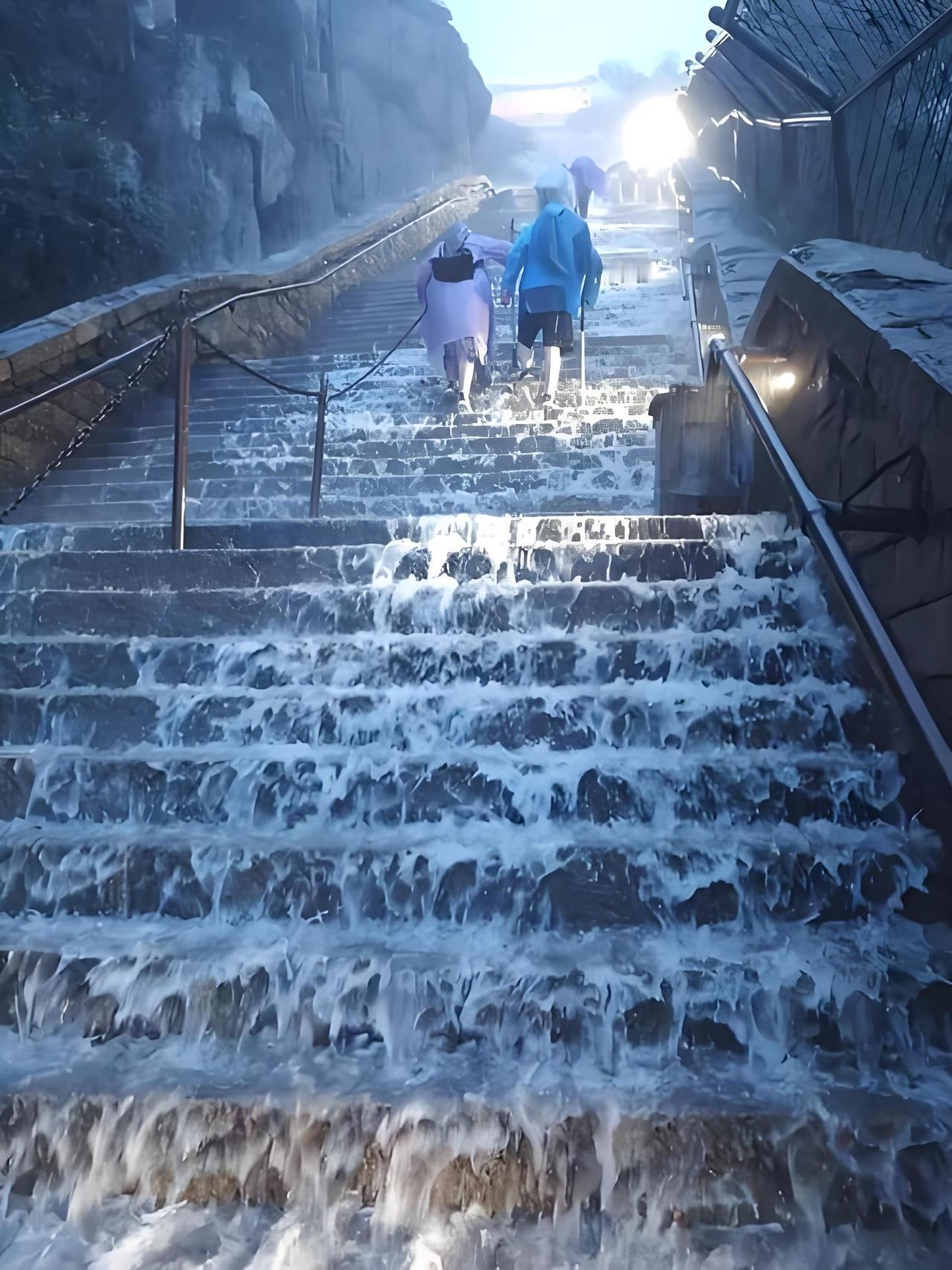 紧急预警！五一5天长假要“泡汤”？7省强降雨连下5天，出行计划可能全被打乱

很