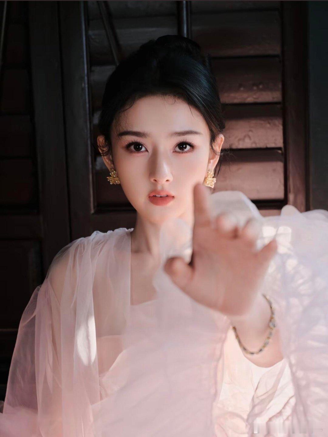 宋祖儿 唯一玫瑰宋祖儿|||宋祖儿[话题] 风吹心动💓