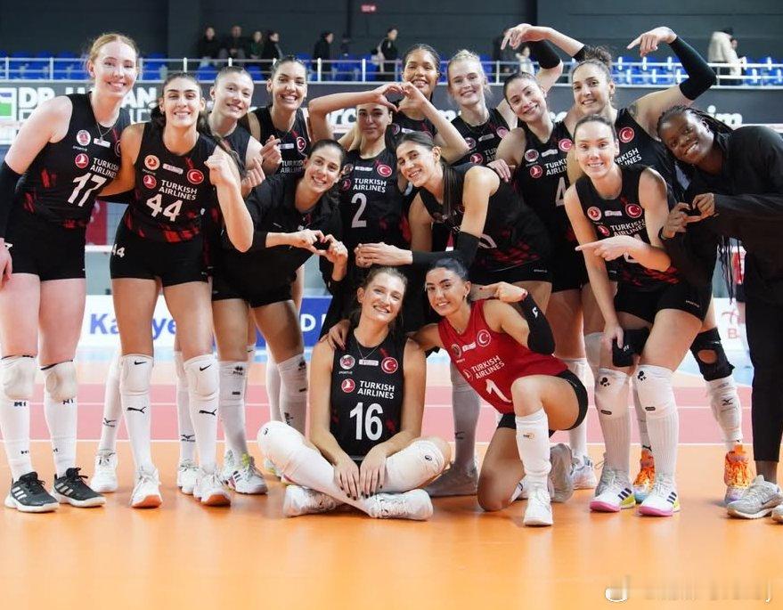土耳其航空本赛季战绩：惨不忍睹🇹🇷 土耳其女排超级联赛：位列第 8 名🇪?