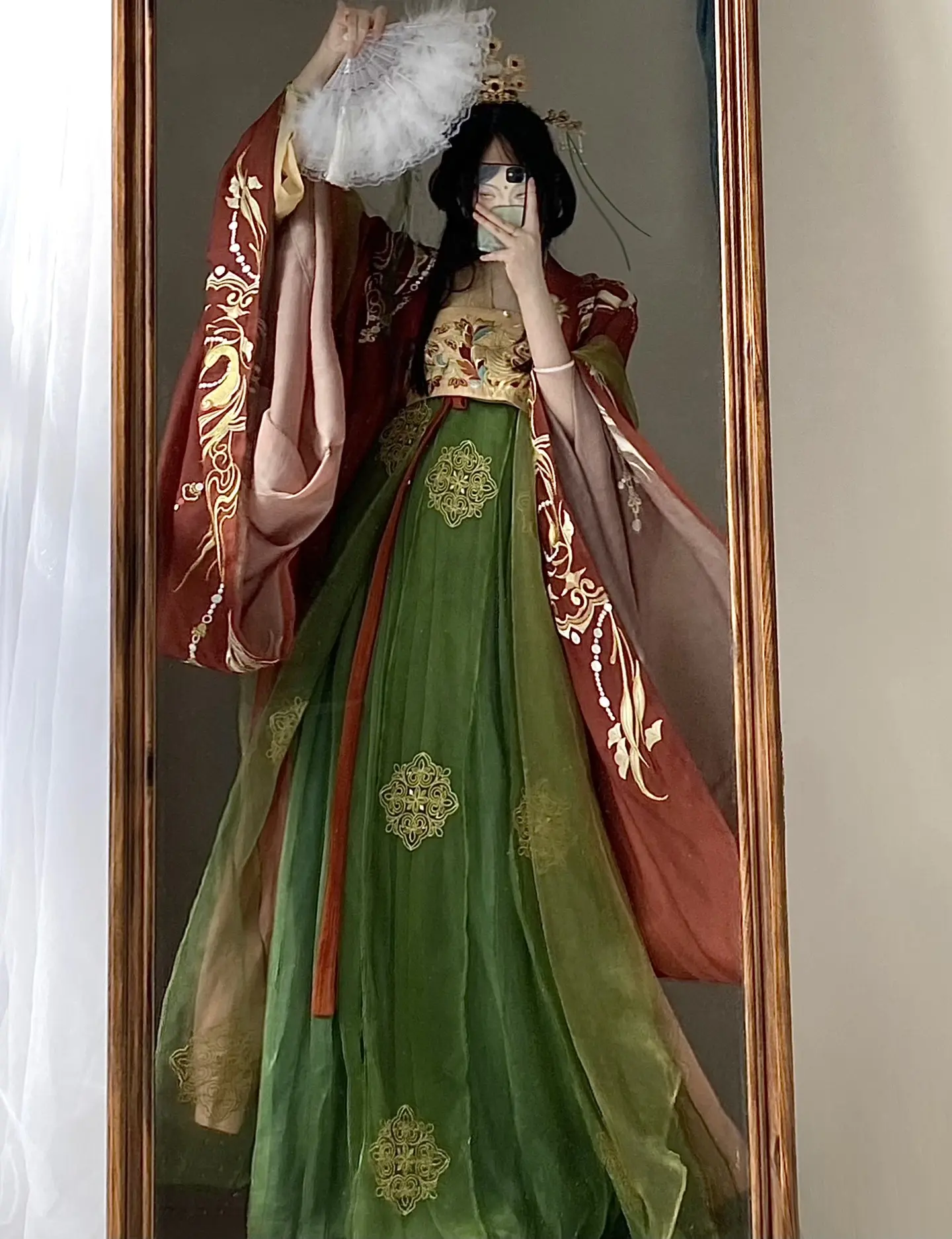 “书生 你可曾听过 回眸一笑百媚生”