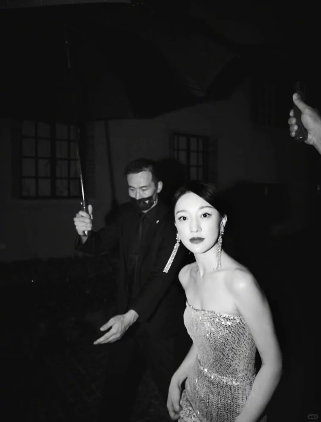 周迅 周迅是镜头前的精灵，感觉她一睁眼，戏就活了，每一帧都经得起慢放推敲。 ​​