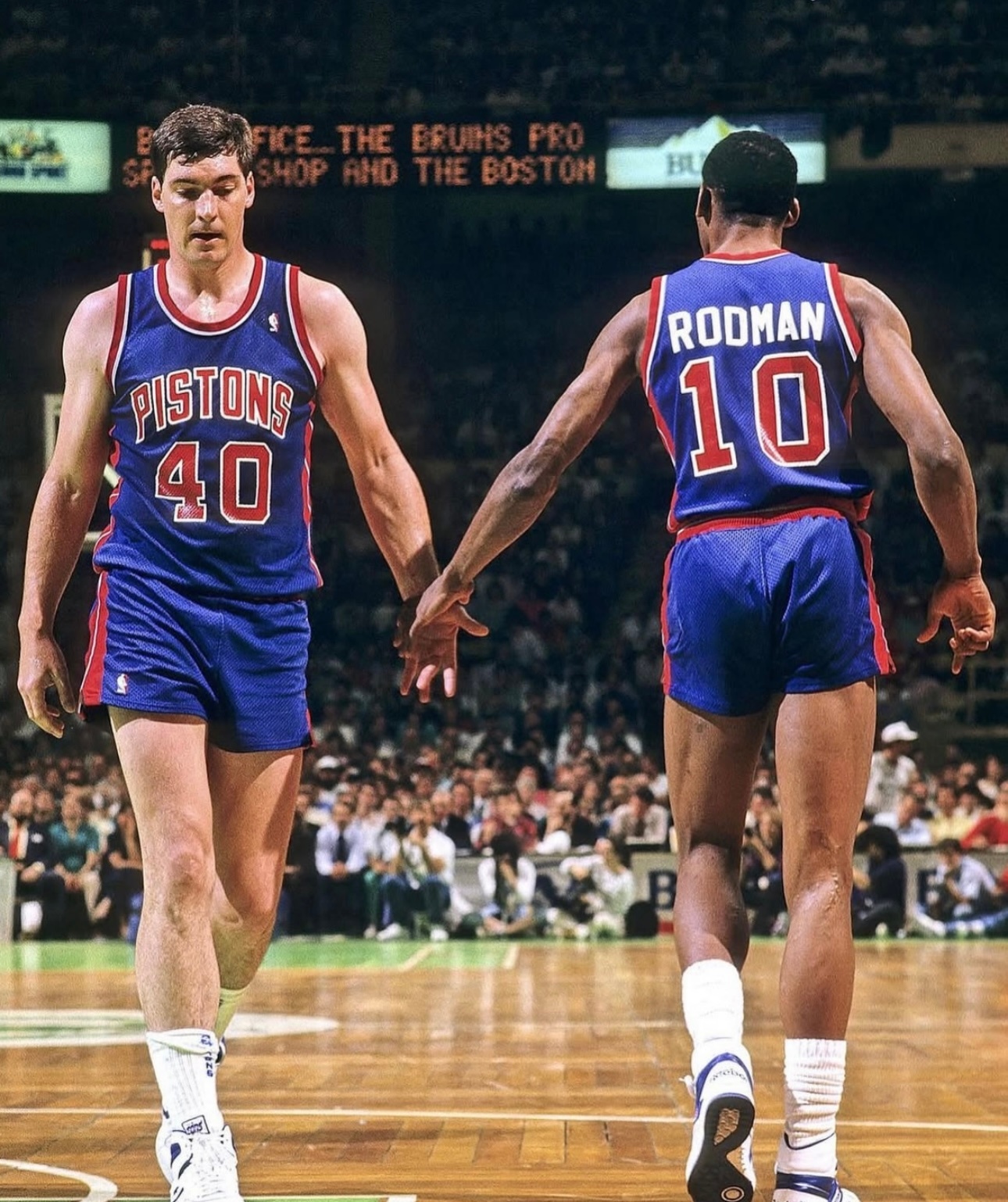 篮天下  80年代的NBA，华丽与铁血交织。Images via oldscho