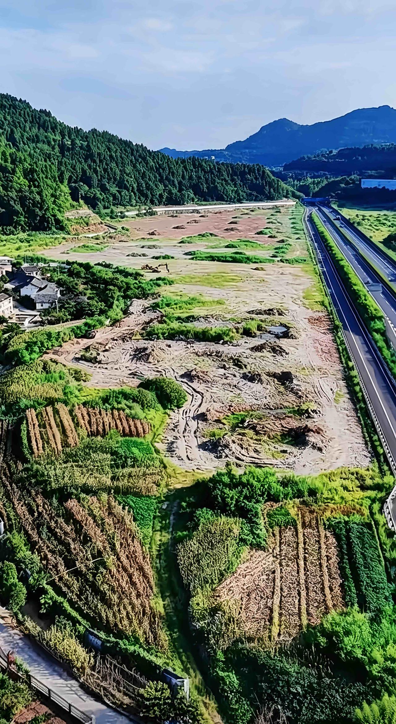 ［引市民关注！G75兰海高速阆中服务区项目正开展前期手续办理］

近日，有网友拍