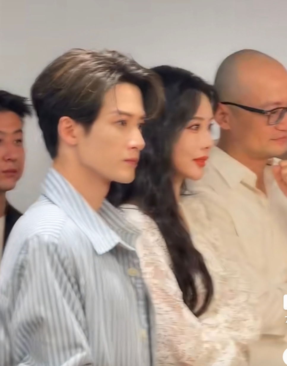 檀健次孟子义线下活动路透，俩人往那一站就特别养眼