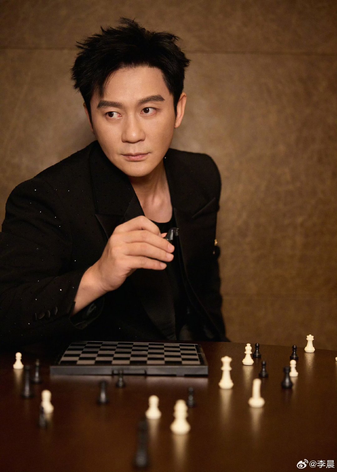 《奔跑吧》老人只剩李晨郑恺了！陪伴我们多年的老成员接连离开，只剩两人撑场，这档综