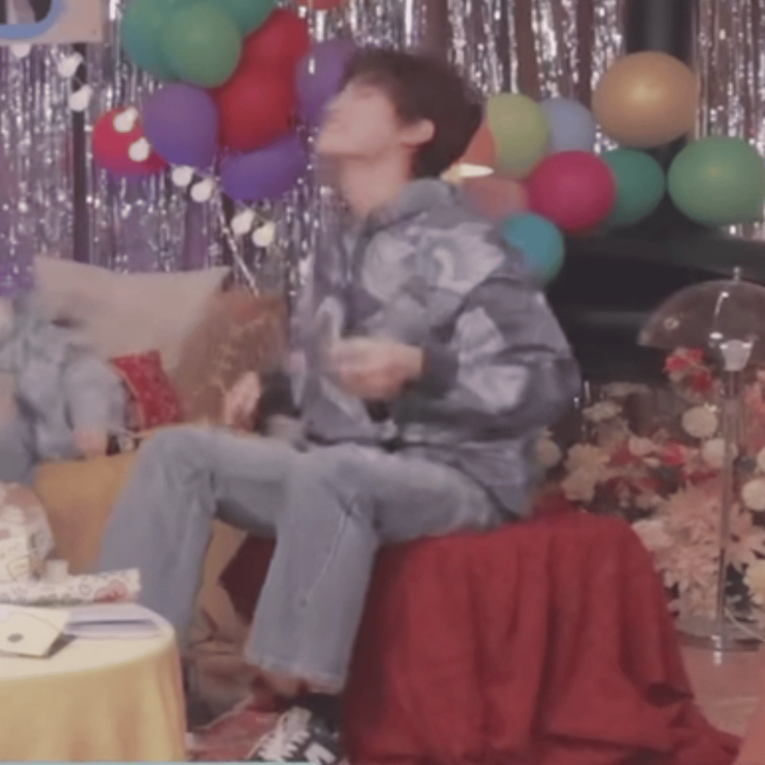 小狗庆祝的方式belike： 