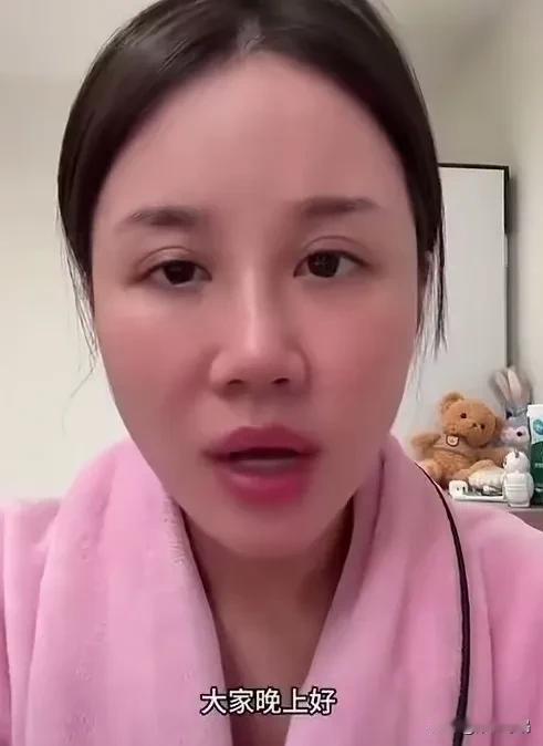 有一说一，洛熙妈妈这一点真的很让人钦佩，
比“为母则刚”更让人动容的一点是，她不