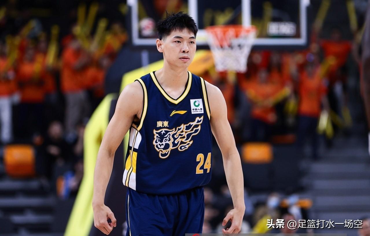广东96：78广厦，对广东队员打分评价如下：
1、弗格：9.8分
防守起家的后卫