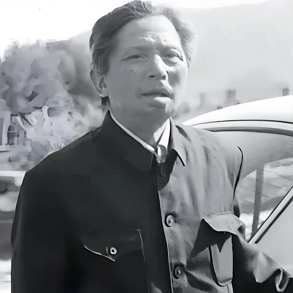 1971年，黑龙江一退伍老兵去打油，偶然瞥见油票印章上的名字，大惊失色，上面刻着