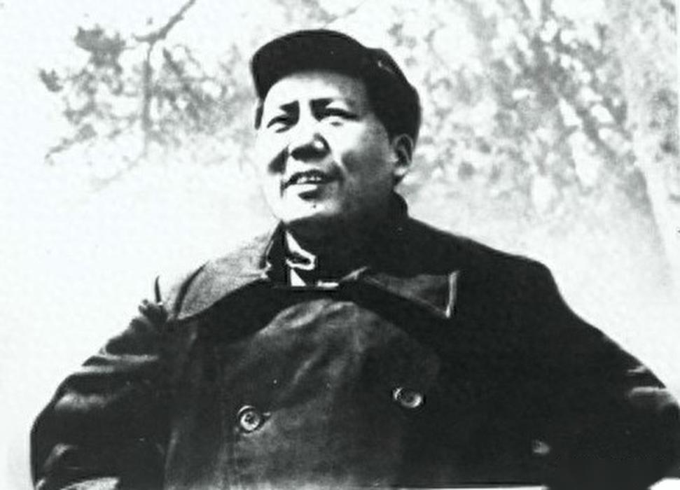 说起来你可能不信，毛主席和蒋介石竟然是亲戚！
而且还不是那种八竿子打不着的远房亲