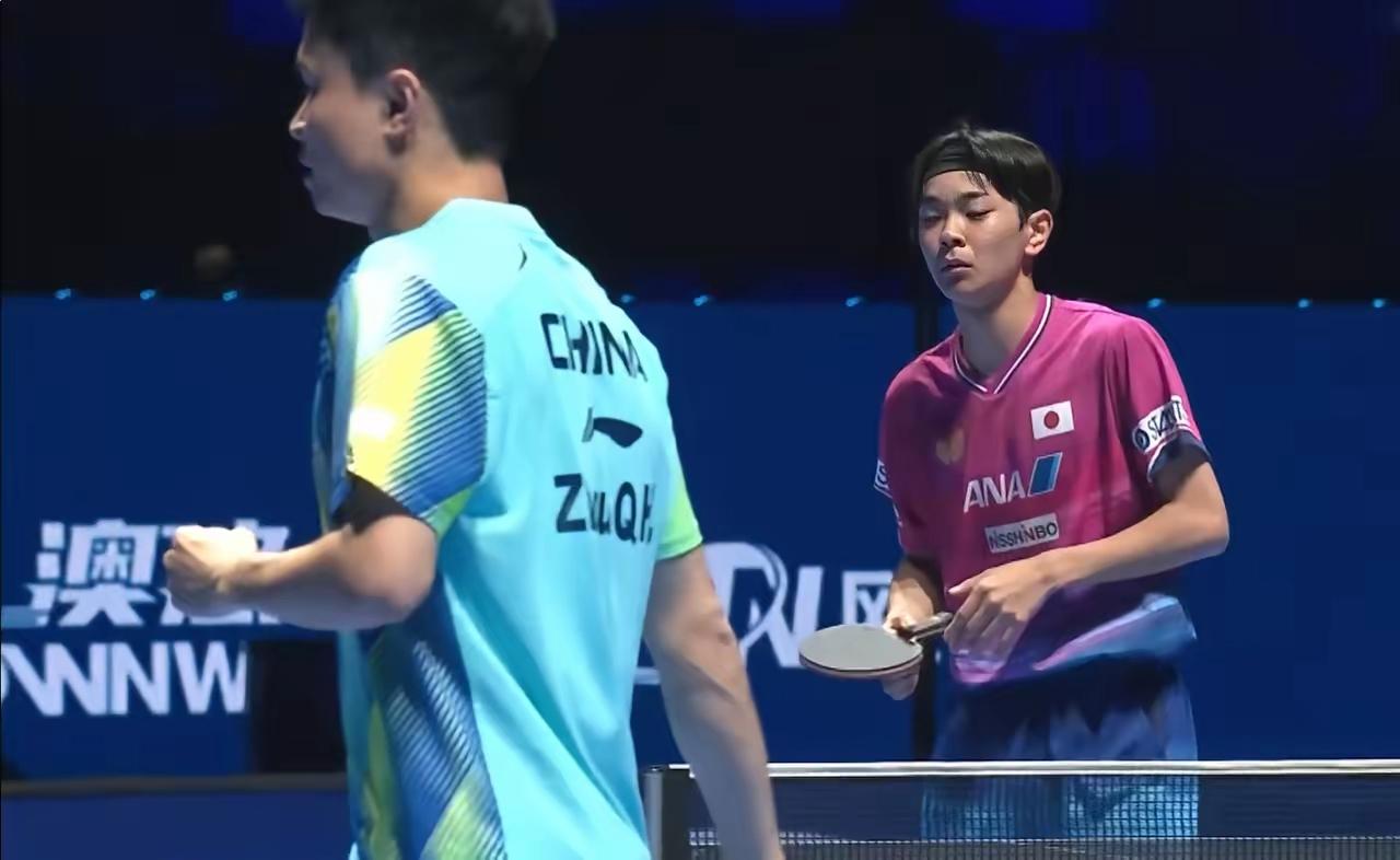 16岁未成年直接叫板世界冠军！
日本人就是这么胆肥，
把“以赛代练”用到极致！