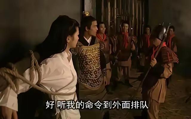 第一次演女主角高兴坏了，没想到是这么悲催，05年热播时她都不敢出门，这是她一生最