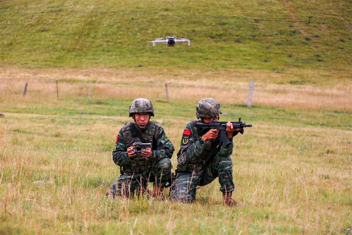 武警青海总队机动某支队开展野外实战化对抗演练（国防时报） ​​​