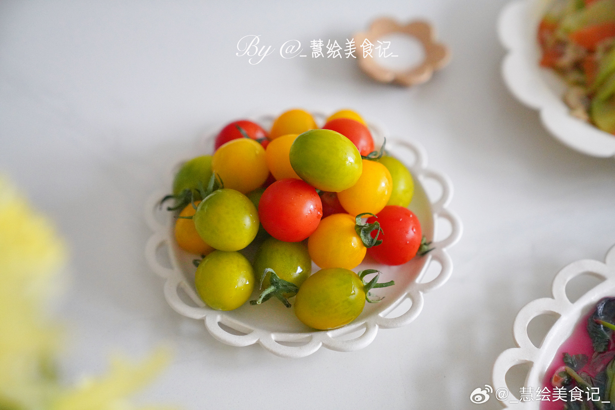 周末晚饭🍚土豆炖排骨、莴笋胡萝卜炒肉、蒜蓉红苋菜、蒜黄炒鸡蛋、小米粥、蓝莓、小