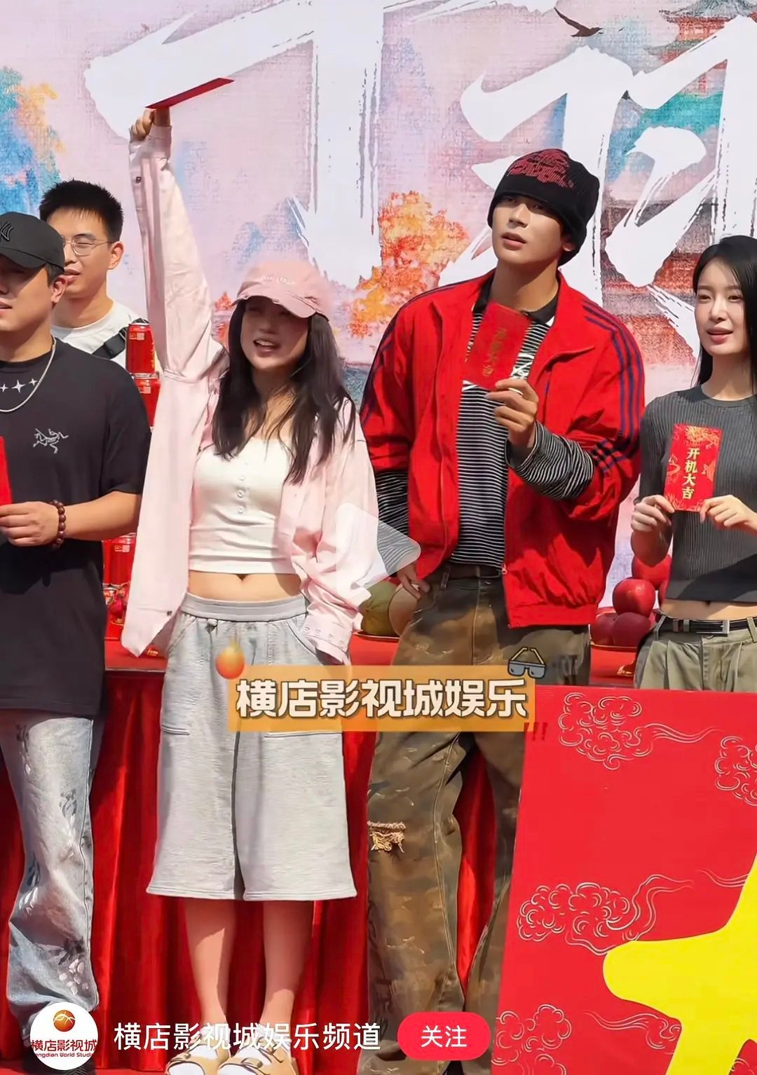 这是女明星吗？对自己也太好了吧 ​​​