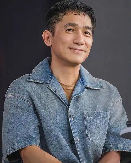 梁朝伟重磅挑战：36年后再演电视剧，化身“黑暗连环杀手”！

11月28日，新加