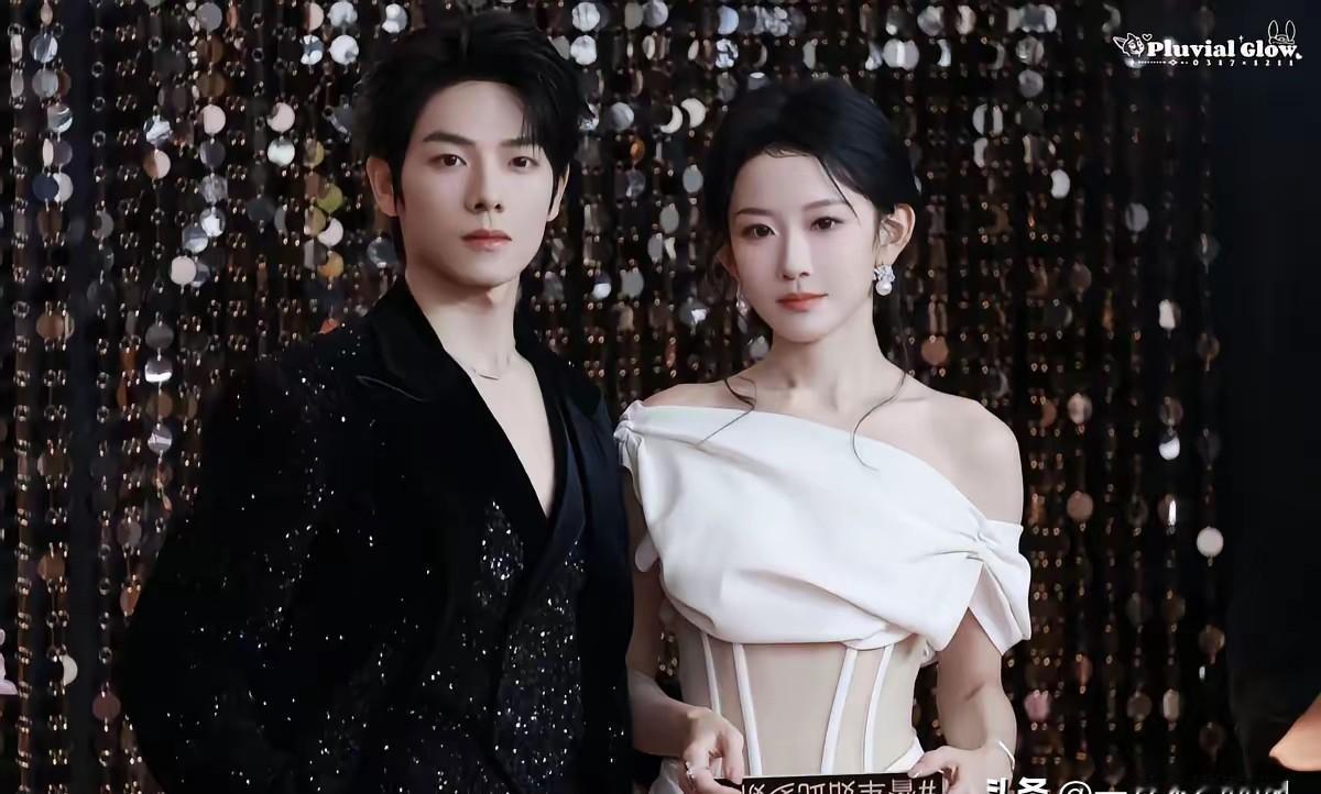 真情侣和营业CP的壁垒到底在哪？
看看韩雨彤和曾辉就懂了，别再猜他俩是不是为了卖