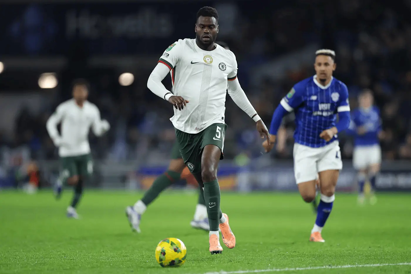 切尔西官方发布巴迪亚希勒圣诞采访。你最美好的圣诞回忆是什么？那是在平安夜，我们在