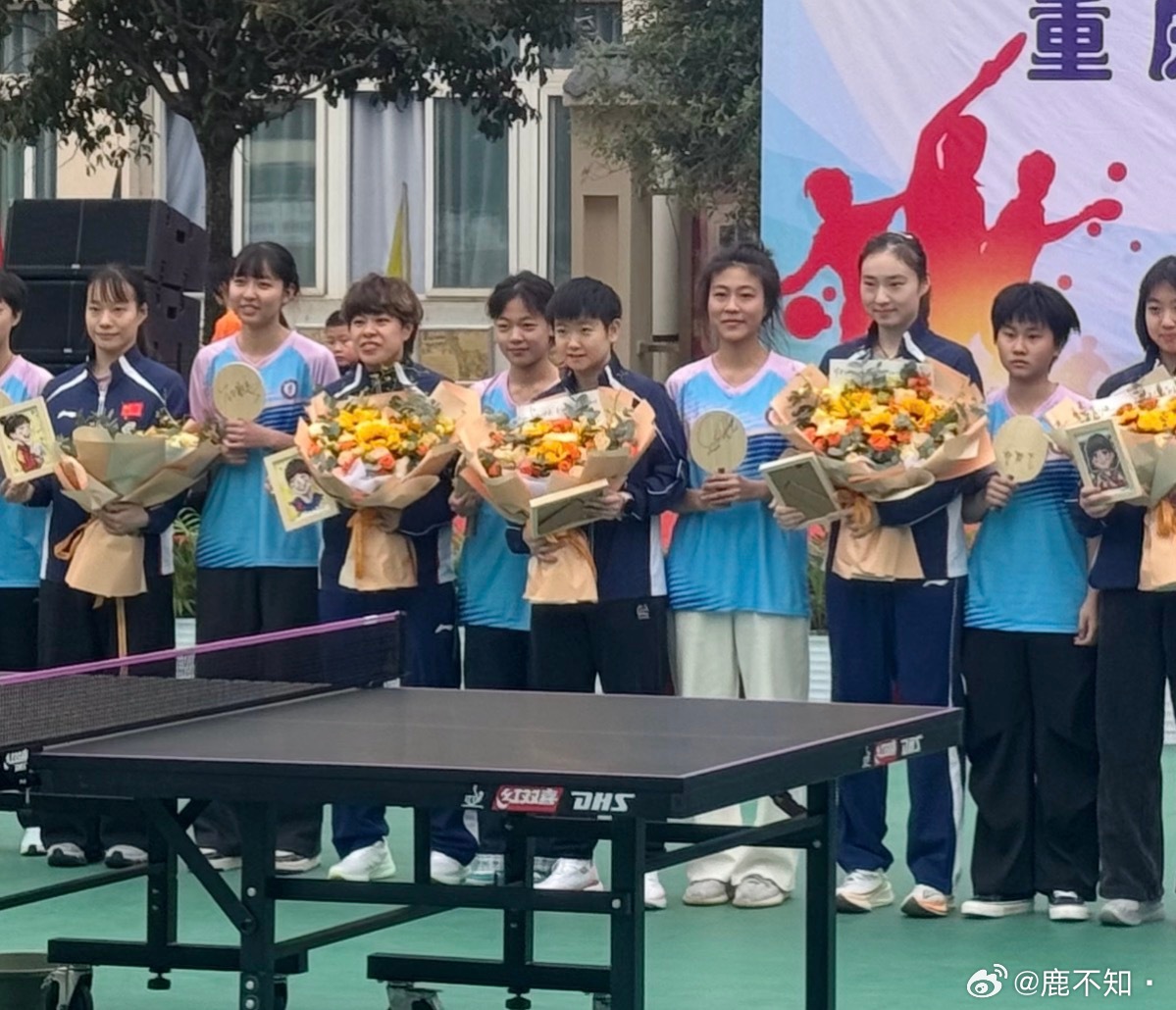 好漂亮啊脸怎么这么小 