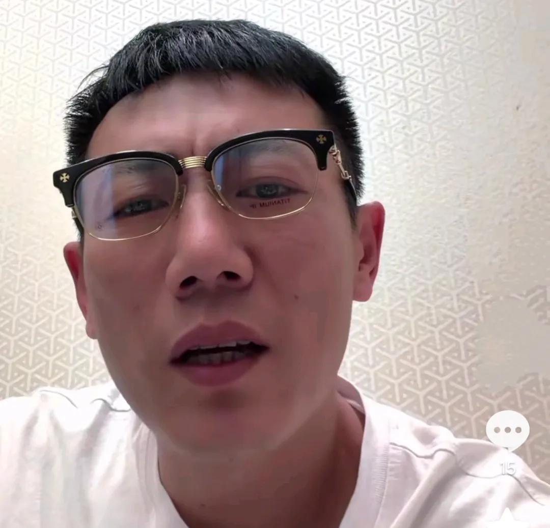 前国脚秦升透露，本赛季很多中超球队表现都很怪异。
秦升在社交媒体表示，这个赛季中