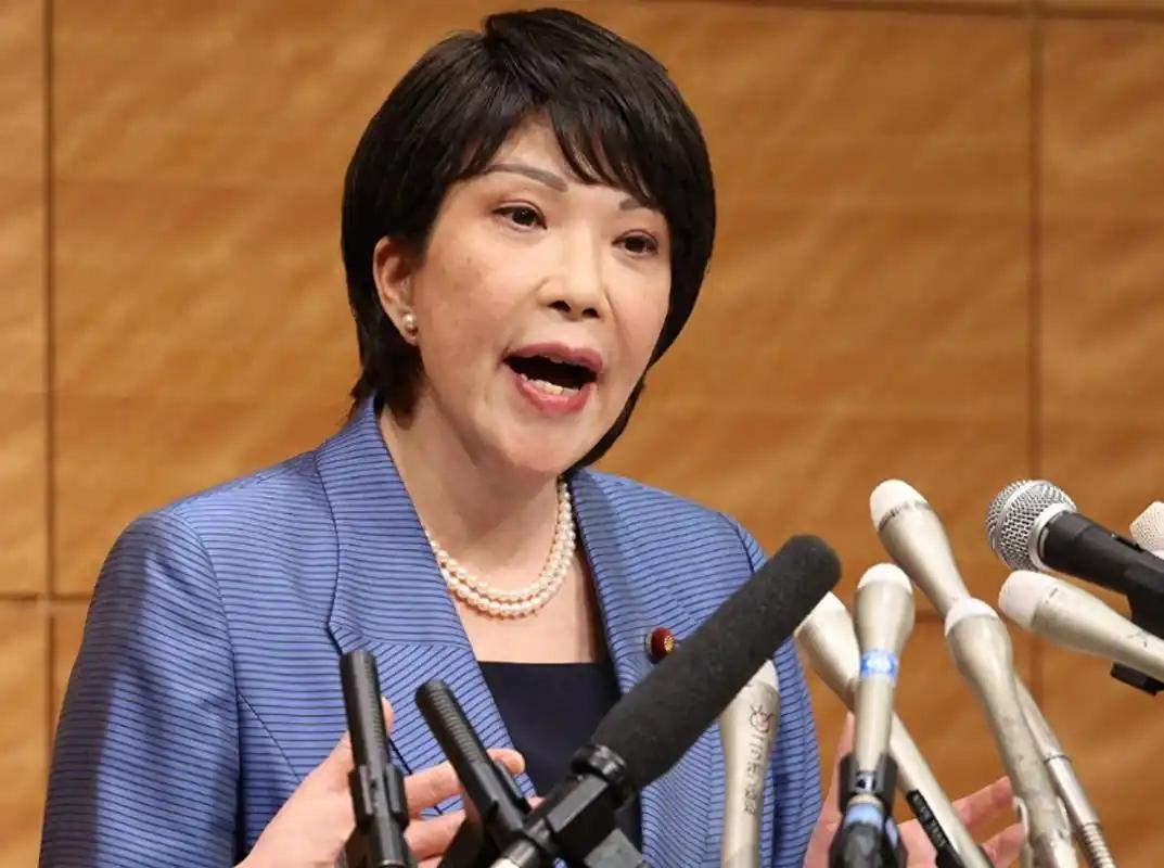 抵达美国不到24小时，高市被特朗普连给三耳光，日本高兴太早了
 
日本首相高市早