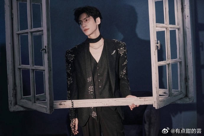 罗云熙三式首位全球品牌代言人  虽不能日日相见，也无法时时相伴但你始终是我心底最