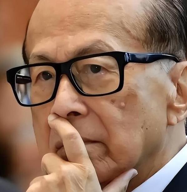 巴拿马运河事件终于出现了转机，中国同意了长和把港口卖给美国，但是也开出了美国无法