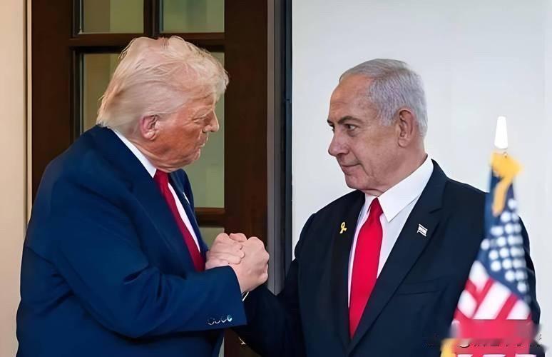 特朗普被内塔尼亚胡当猴子耍
内塔尼亚胡害怕自己单独与伊朗作战战，打不赢伊朗，反而