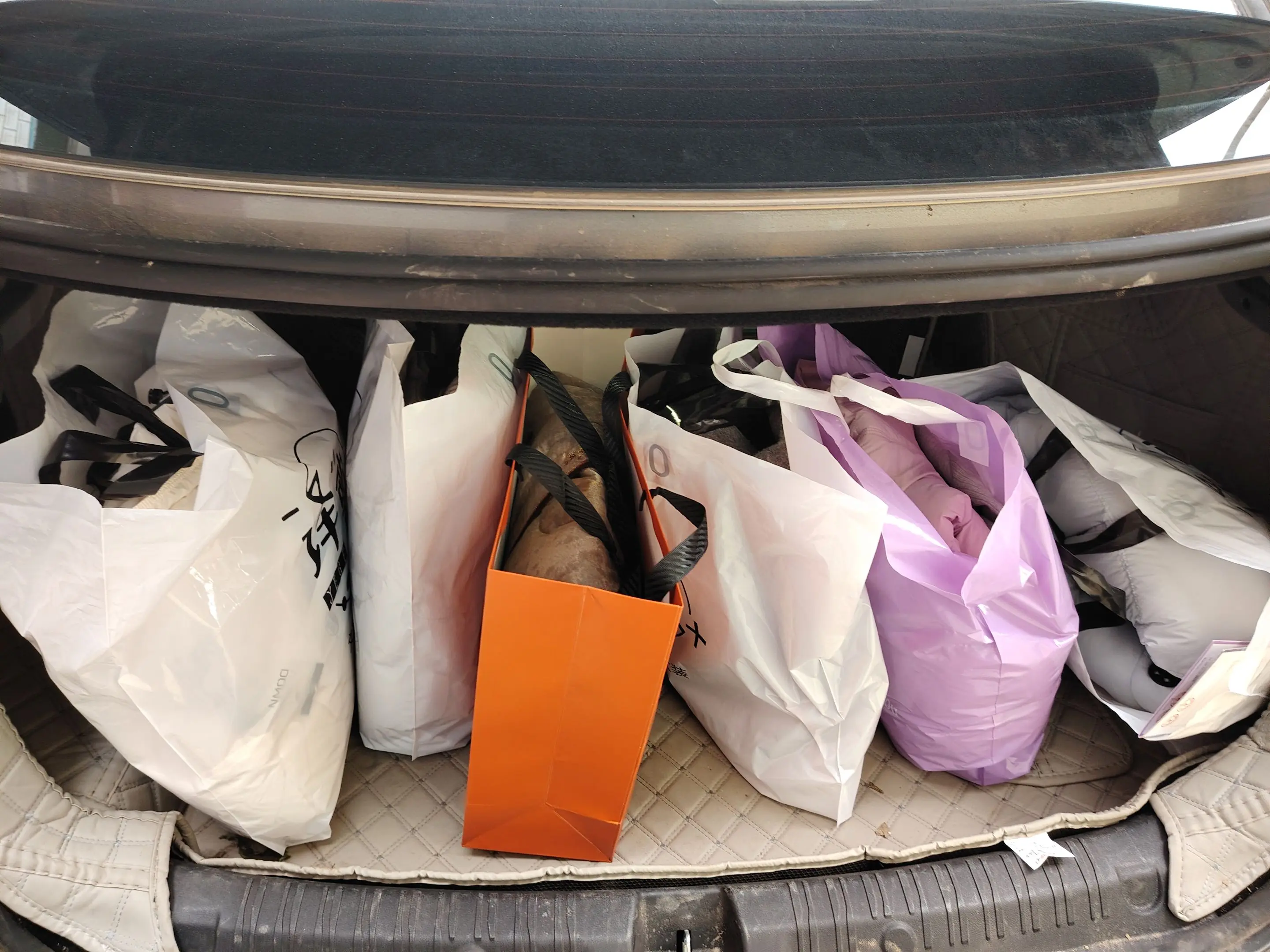 你的战袍准备好了吗？ 新年仪式感，穿新衣， 这是对我们快过去一年辛苦的犒赏！